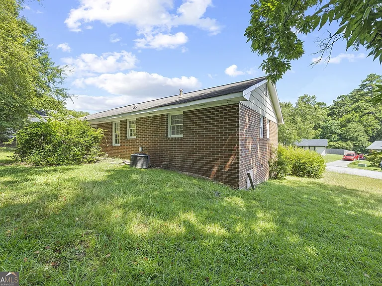 2260 Arrowwood Dr — Photo 6