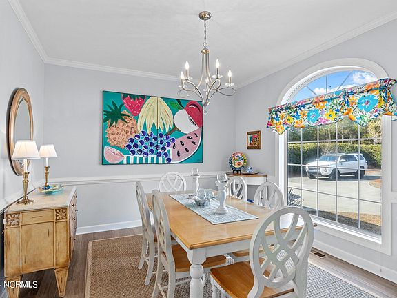 5th image of 143 Soundview Drive
