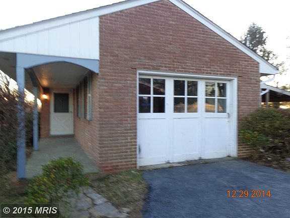 2nd image of 207 Pangborn Blvd