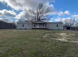 1335 New Hope Rd, Celina, TN 38551