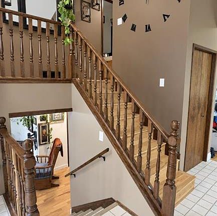 5th image of 25 S Valley Cres
