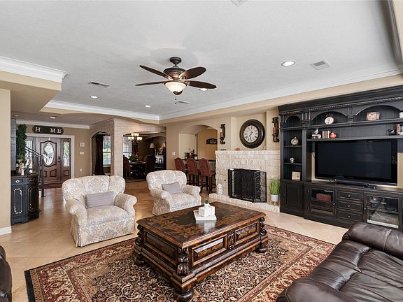 5th image of 721 Oak Hill Ln