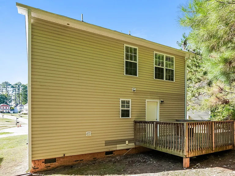 76 Nancy Ct — Photo 17