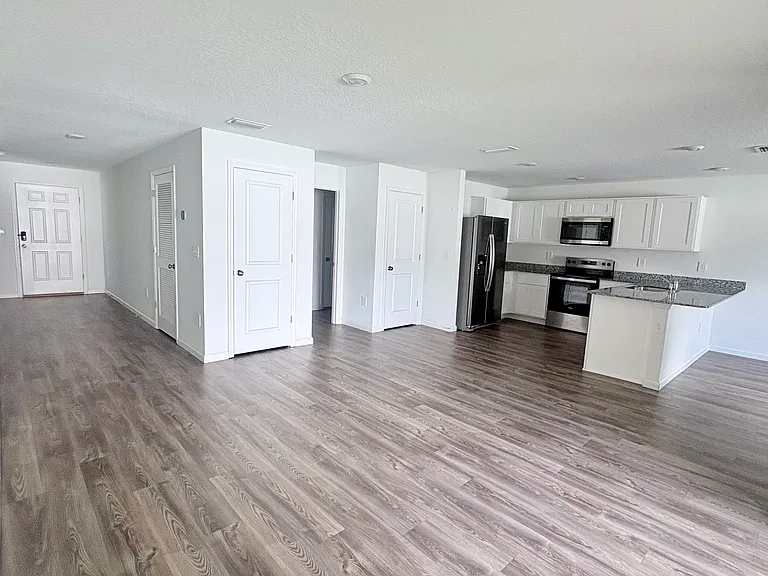 7162 N Glenridge Cir — Photo 8