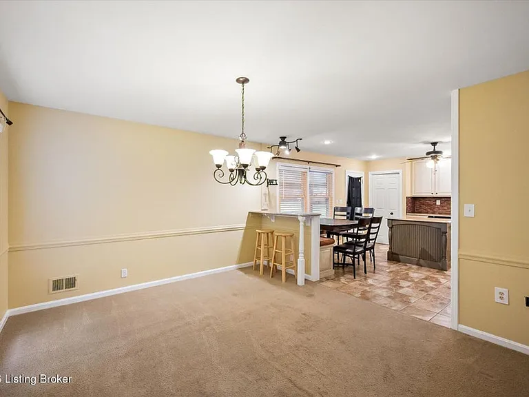 9903 Welshpool Ct — Photo 34