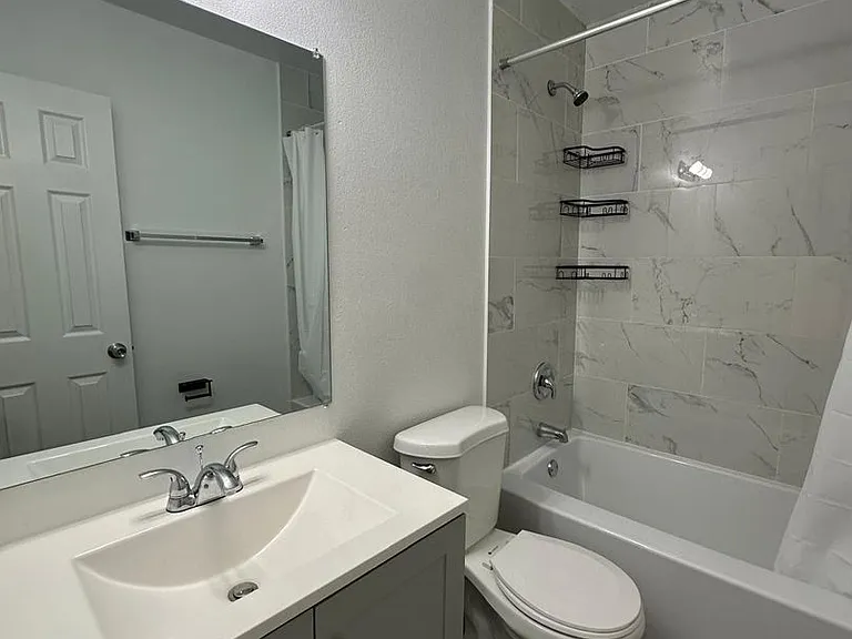 3616-3660 NE 11th Ave — Photo 35