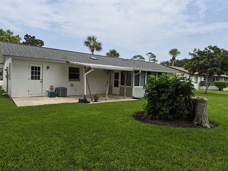 2956 Carriage Dr — Photo 3
