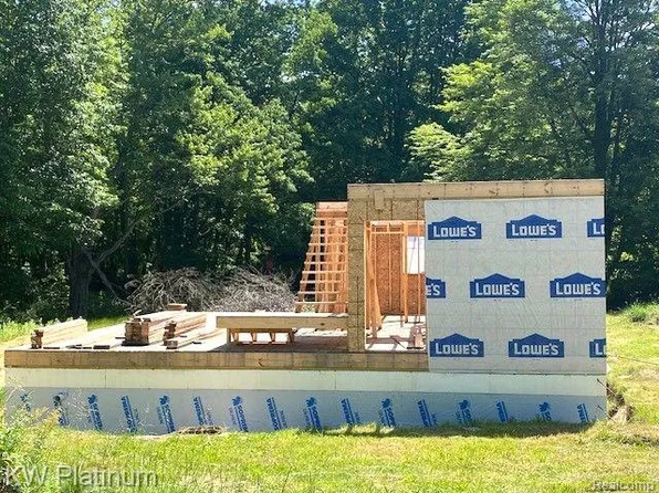 3632 Abbottsford Rd, North Street, MI 48049