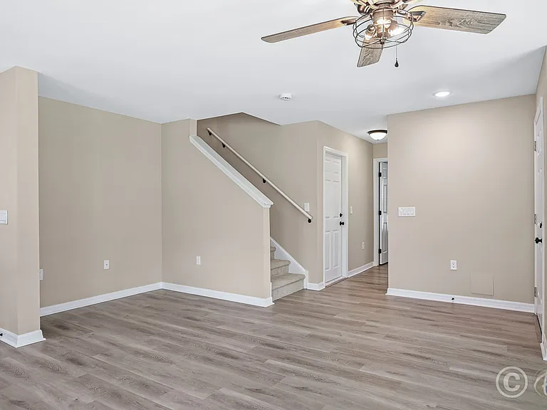 10831 Johanna Ave — Photo 10