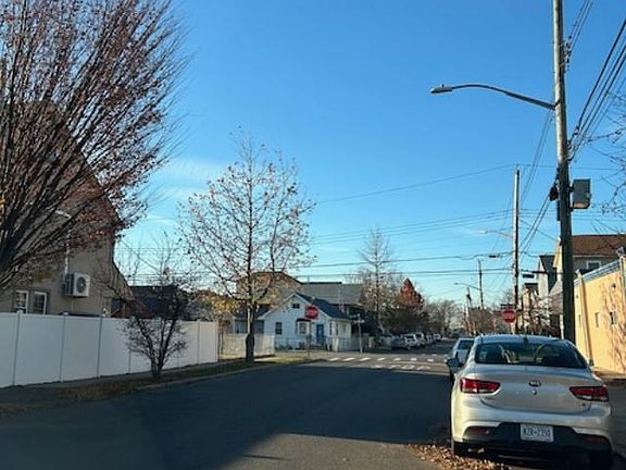 4th image of 299 Colony Ave