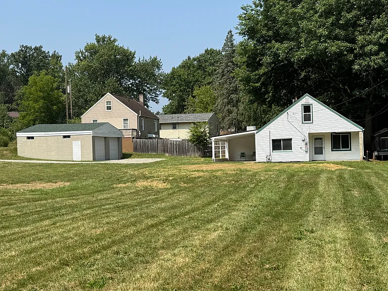 437 Genoa Ave NW — Photo 15
