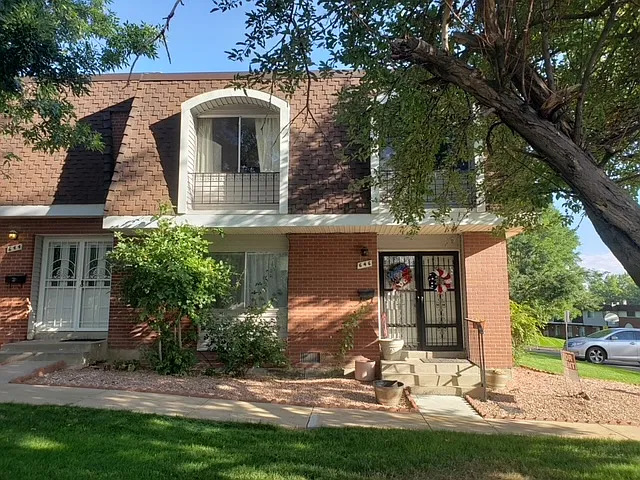 646 S Youngfield Ct