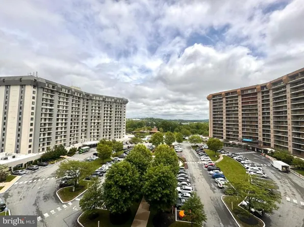 20822 Valley Forge Cir #822, King Of Prussia, PA 19406