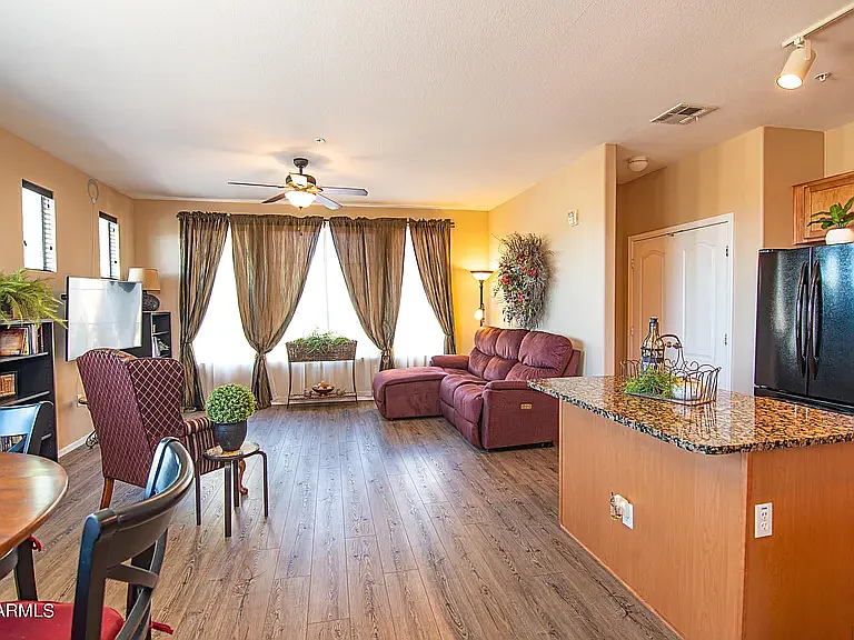 2 bed, 2.5 bath, 1100 sqft, $1,850 — Photo 3