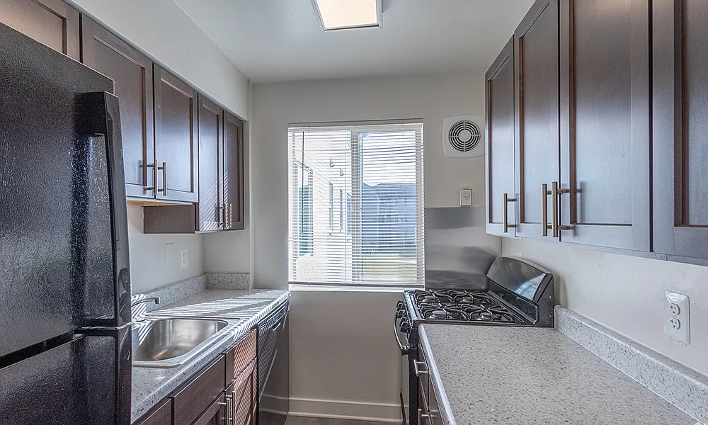 Parkwood Apartments — Photo 1