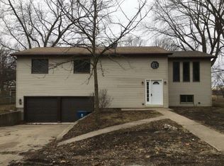 607 E Lynn St, Odell, IL 60460