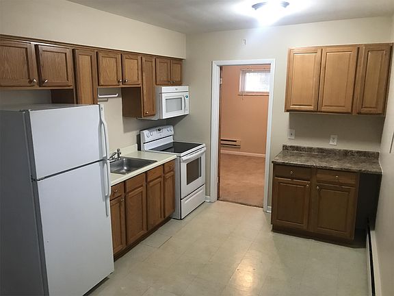 2nd image of 2212 Jefferson Ave APT 11