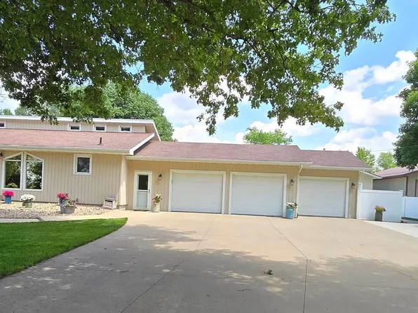 2236 Lynndale Rd, Oskaloosa, IA 52577