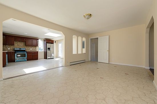4th image of 66 Wickey Ave