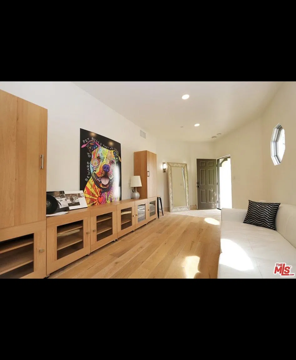 Studio, 600 sqft, $1,990 — Photo 4