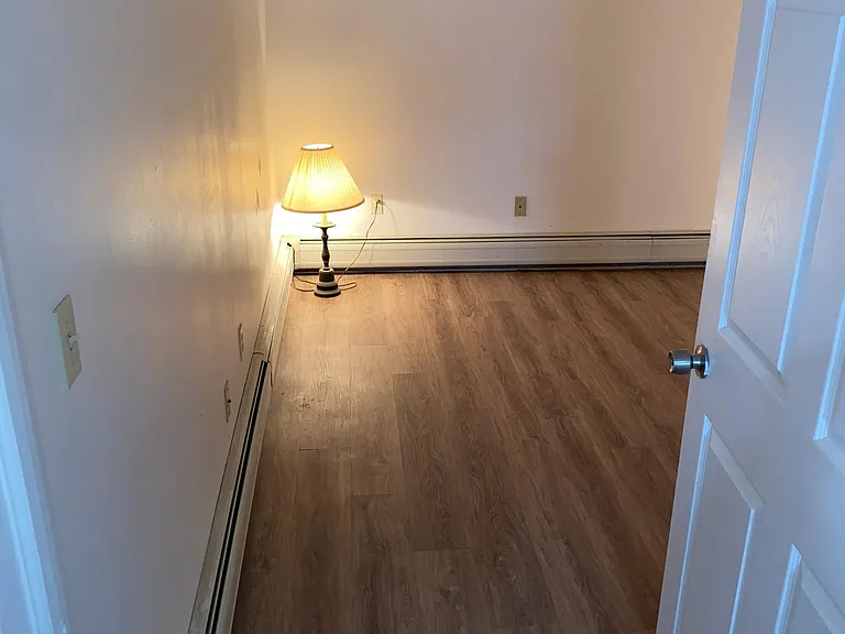 98 Morris St #BASEMENT — Photo 17