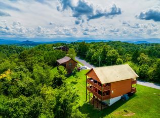 410 Oak Sky Way, Sevierville, TN 37876