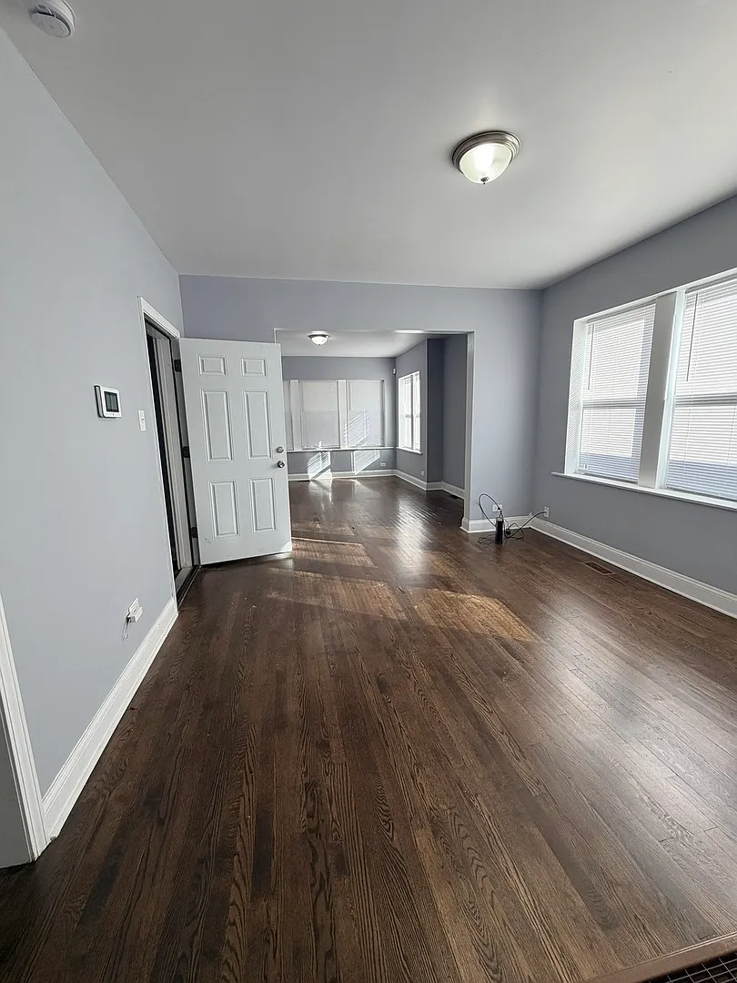 3 bed, 2674 sqft, $2,100 — Photo 3