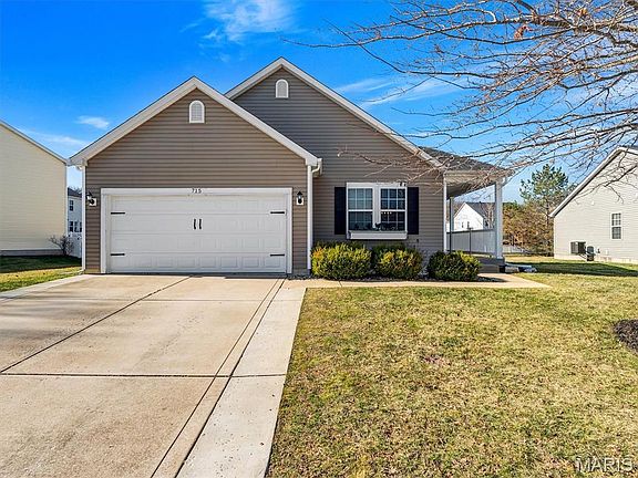 2nd image of 715 Ashton Way Cir