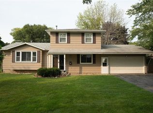 44 Dawnhaven Dr, Gates, NY 14624