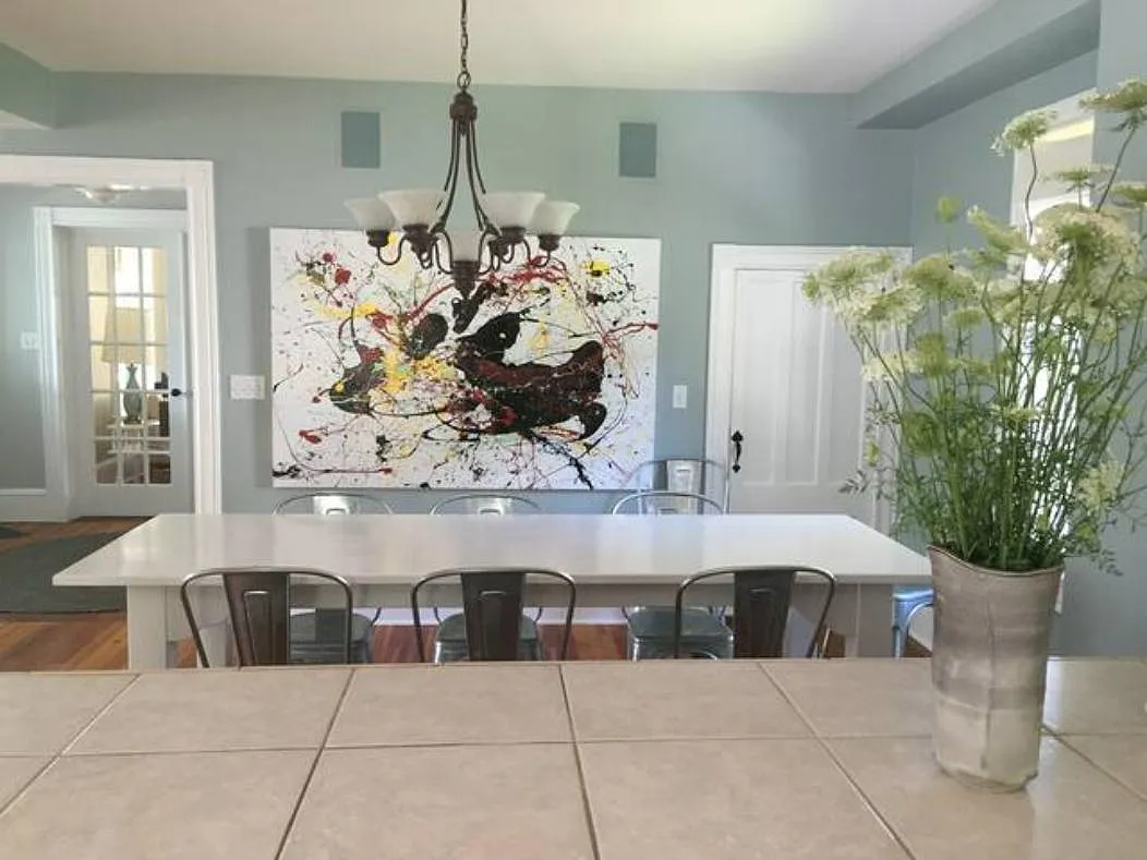 21 Benton Ave — Photo 2