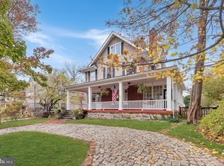 7725 Ardleigh St, Philadelphia, PA 19118