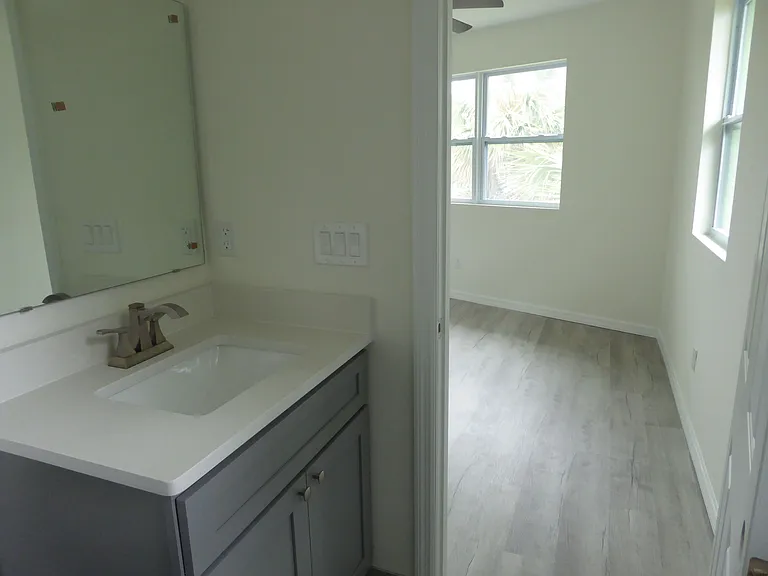 219 S Grandview Ave — Photo 13