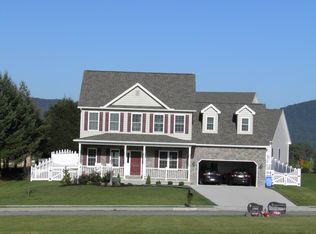 22 Grandview Dr, Dillsburg, PA 17019