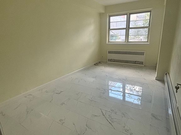 2nd image of 956 E 54th St #1