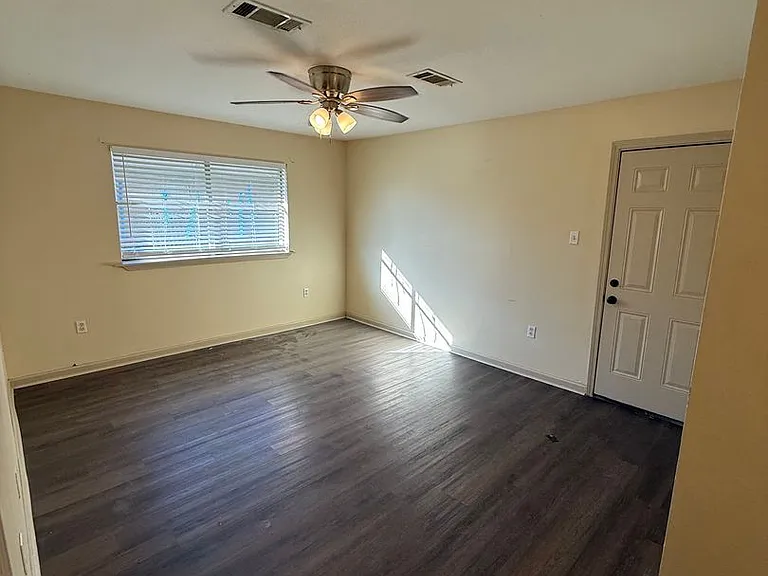 8181-8183 Jefferson Park Dr — Photo 6