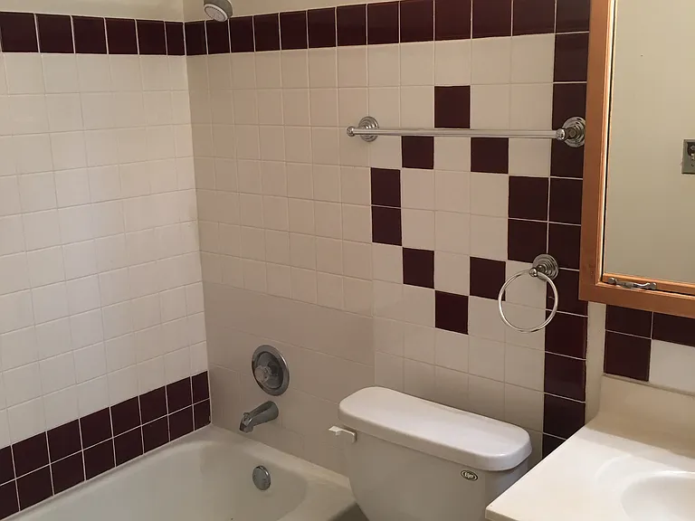 2S058 Churchill Ln — Photo 8