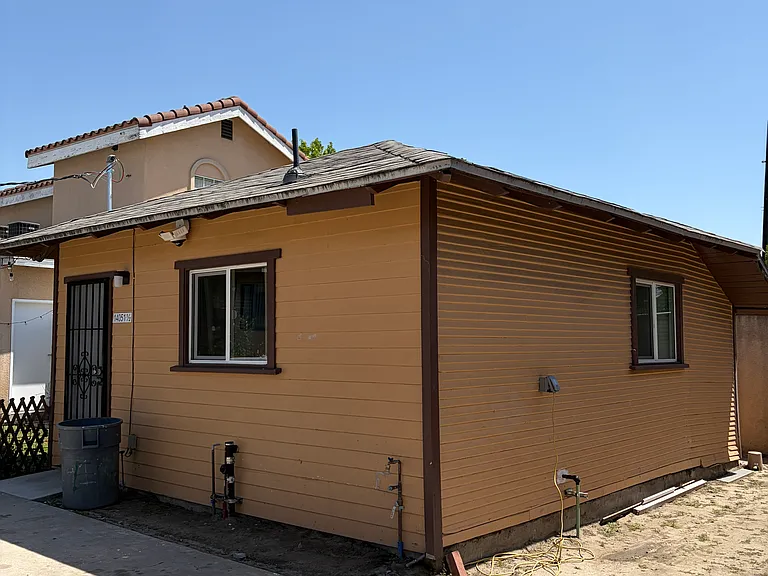 14051 Paramount Blvd #1/2 — Photo 18