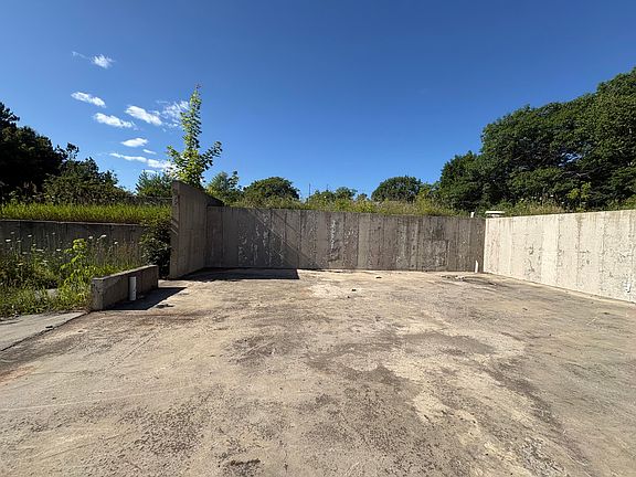 2nd image of 2809 Lee Road