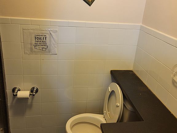 4th image of 517 Grand St #1