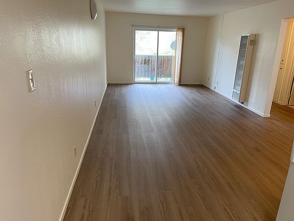2nd image of 377 Peoria St APT 4