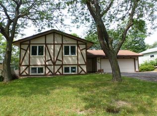 1693 Ruth St N, Maplewood, MN 55109