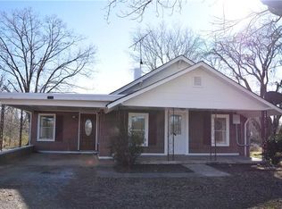 3120 Deal Mill Rd, Hudson, NC 28638