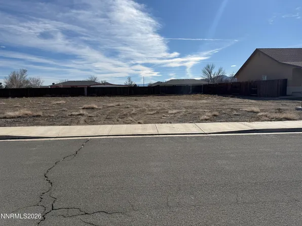 318 Copper Pointe Cir, Yerington, NV 89447