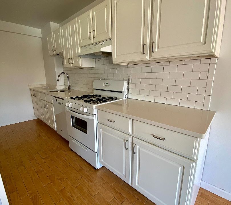 1st image of 47 Davis Ave Floor 4H-4