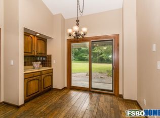 28029 230th St, Le Claire, IA 52753