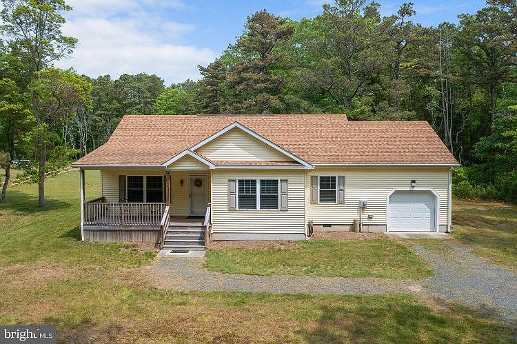 1st image of 25 Dogwood Ln