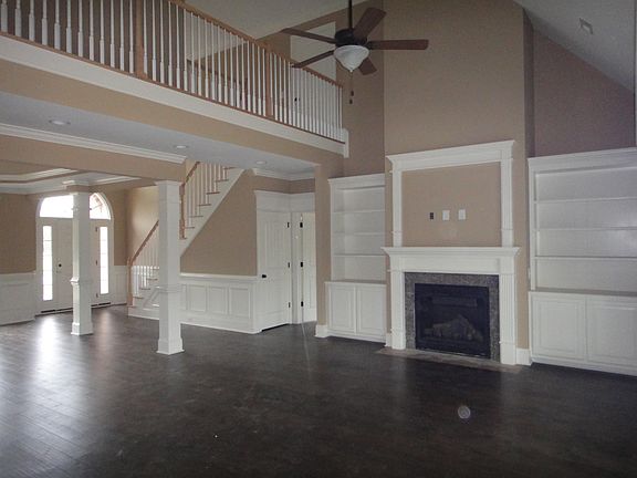 2nd image of 209 Riverdale Ct