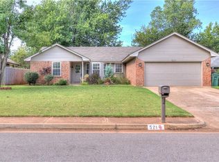 521 Old English Rd, Edmond, OK 73003