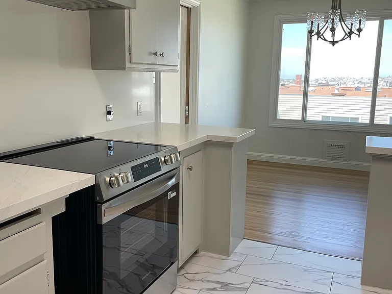 302 Euclid Ave — Photo 4