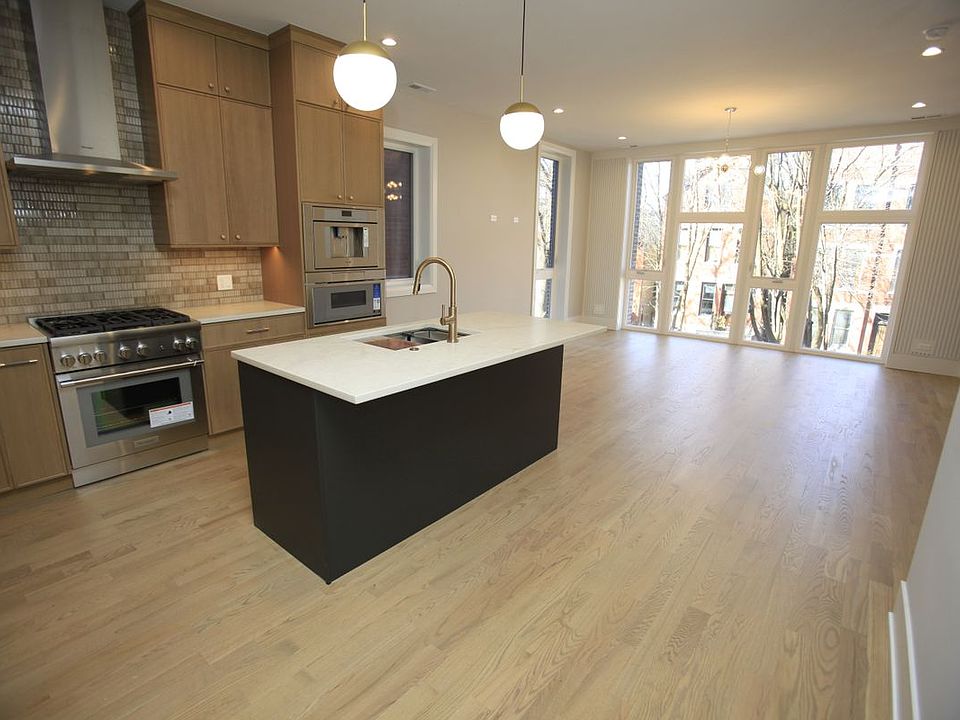 1st image of 1029 N Winchester Ave #2